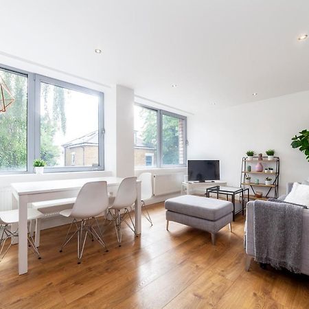 Modern And Bright 2 Bdr Flat In Clapham Common Appartement Londen Buitenkant foto